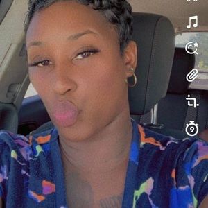 Meet your Posher, Ratisha